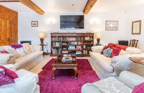 Peterstow Cabaña | THE WREN'S NEST, family friendly, with a garden in Ross-On-Wye