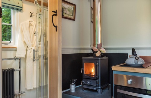 Saint Columb Major Cabina | The Wriggly Tin & Baa Spa at Tregoose Old Mill