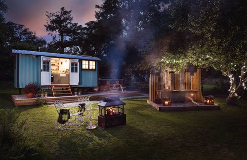 Saint Columb Major Cabina | The Wriggly Tin & Baa Spa at Tregoose Old Mill