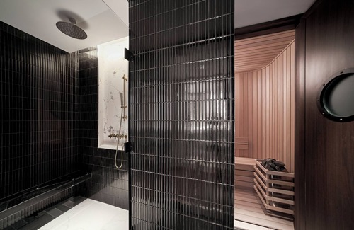 Bai Chay Hotel | The Yacht Hotel by DC