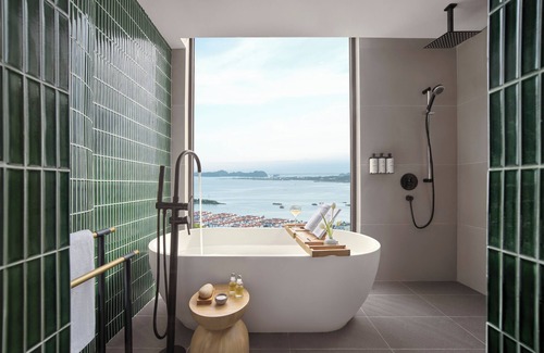 Bai Chay Hotel | The Yacht Hotel by DC