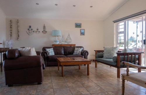 De Kelders Casa | The Yellow Door