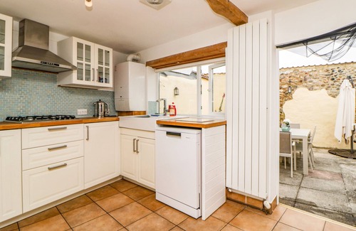 Dawlish Cabaña | The Yellow House, 13 King Street