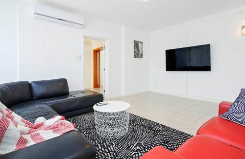 Blair Athol Casa | The Zebra - 4Bdrm Slps 8 2 Bathrm Wi-Fi