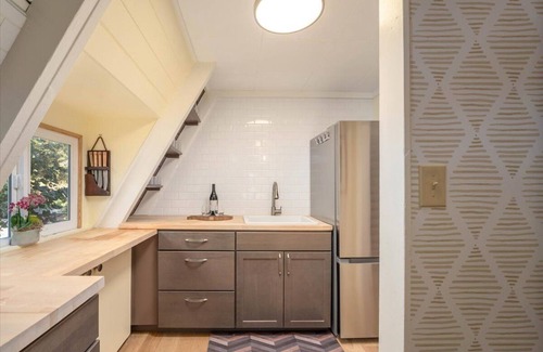 Redding Cabina | The Zen Den :: Hidden Gem