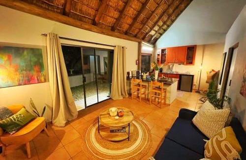 Greater Johannesburg Metropolitan Area Chalet De Esquí | The Zen-Den - Subtle Charm & Luxury in Bryanston