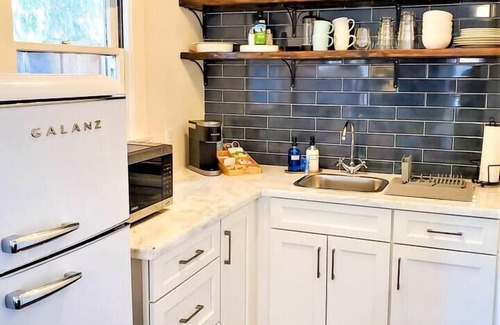 Lodi Casa | The Zin Retreat | 4-Min Walk to Downtown Wine, Beer, Shops, and MORE!