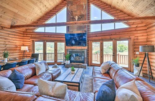 Valley Springs Casa | Theater and Scenic Views Valley Springs Cabin!