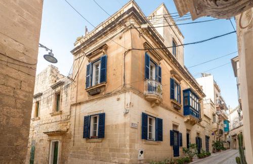 Birgu Casa | TheBlueHouseMalta Stay at Birgu s most photographed house 360 view from rooftop terraces