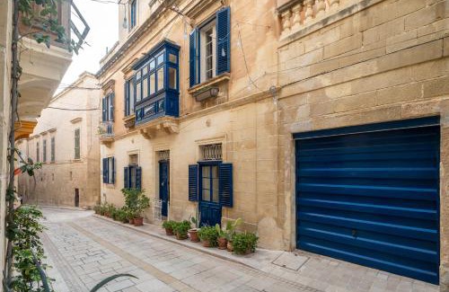 Birgu Casa | TheBlueHouseMalta Stay at Birgu s most photographed house 360 view from rooftop terraces