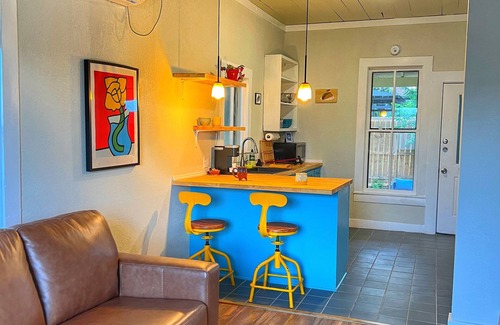 Near East Side Casa | TheEastsider-Frost Bank Center/Convention Center/Alamodome/Riverwalk
