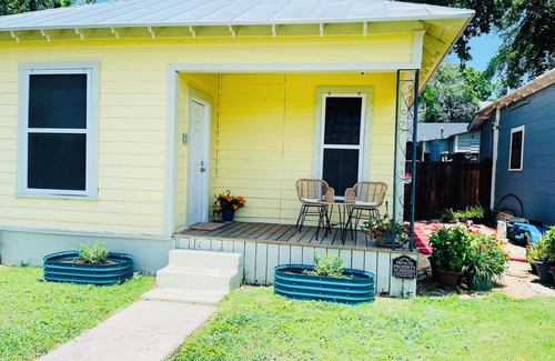 Near East Side Casa | TheEastsider-Frost Bank Center/Convention Center/Alamodome/Riverwalk