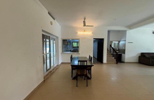 Irinjalakuda Casa | Theeram Riverside Holiday Home