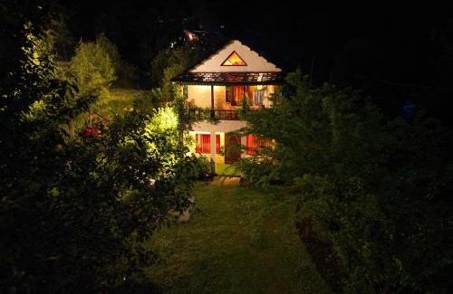 Banjar Complejo | Thehraav By The River - Mudhouse Odyssey, Tirthan Valley