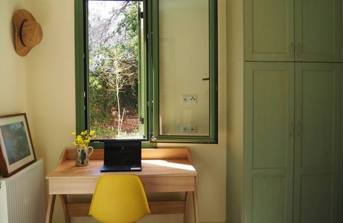 Prines Villa | Thei's Nest in a large garden in the Prines' centre near restaurants, beach,city