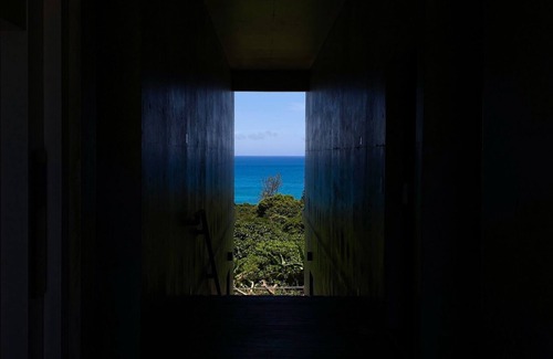 Higashionna Casa | Theme Suite 201 Overlooking the seaArt museum style mansion designed by architect for photographe / Uruma Okinawa