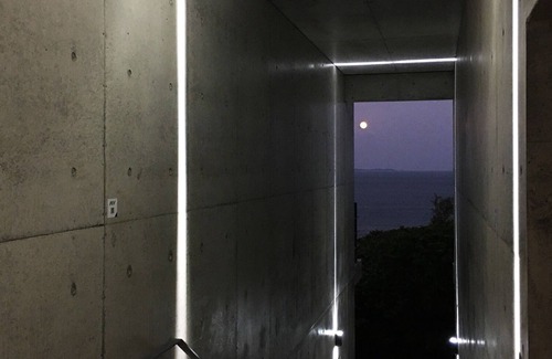 Higashionna Casa | Theme Suite 201 Overlooking the seaArt museum style mansion designed by architect for photographe / Uruma Okinawa