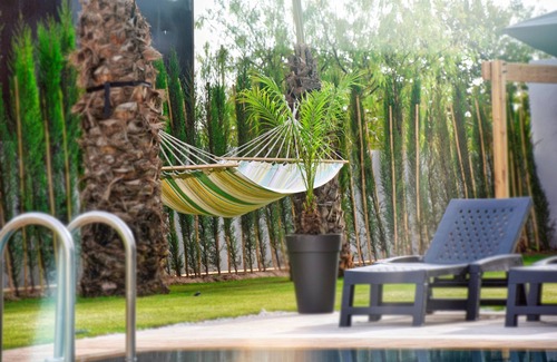 Tamrhakht Villa | Villa-De Lujo-Baño para personas con movilidad reducida-Vista a la Piscina