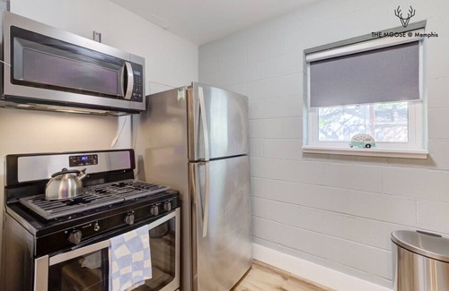 Downtown Memphis Apartamento | Themed Lux Loft with King Bed, Free Parking & Wi-Fi