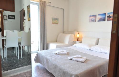 Paralia Dionysiou Apartamento | Themis 40 steps from beach