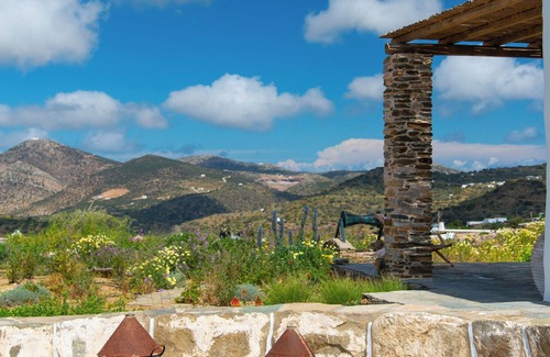 Apollonia Casa | Themonies, a collection of converted traditional Cycladic barns.