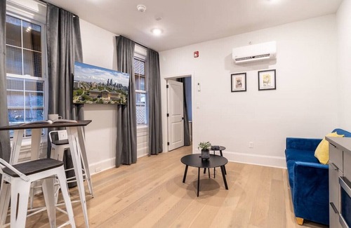 Gayborhood Apartamento | Thena Hotel - Beautiful 1 Bedroom