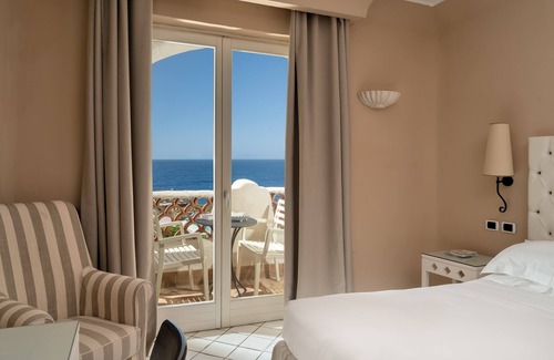 Vulcanello Hotel | Therasia Resort Sea & Spa - The Leading Hotels of the World