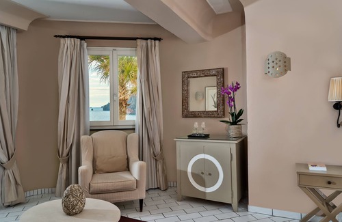 Vulcanello Hotel | Therasia Resort Sea & Spa - The Leading Hotels of the World