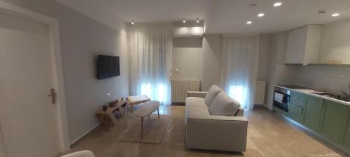 Polichni Apartamento | Theta Θ2 Luxury Apartment's