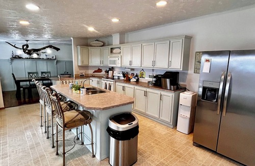 Albany Casa | Hidden Gem on Dale Hollow Lake– Breathtaking Views & Spacious, Secluded Comfort