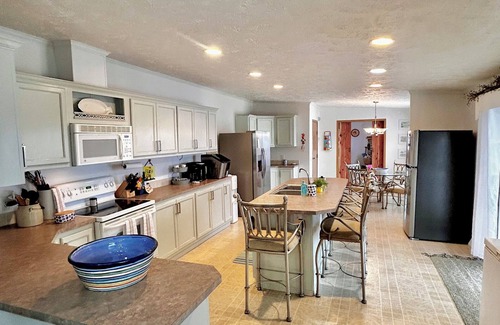 Albany Casa | Hidden Gem on Dale Hollow Lake– Breathtaking Views & Spacious, Secluded Comfort