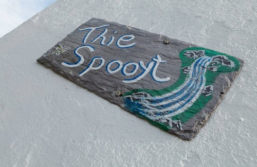 Maughold Casa | Thie Spooyt is a large family holiday home enjoying magnificent views across the north of the Isle o