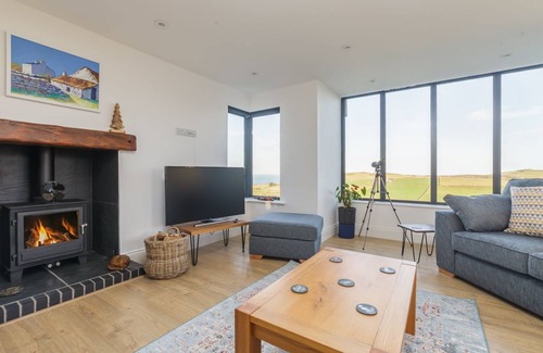 Maughold Casa | Thie Spooyt is a large family holiday home enjoying magnificent views across the north of the Isle o