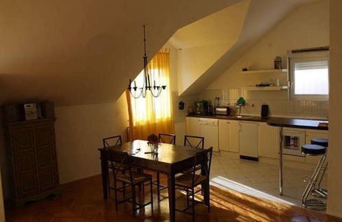 Seget Donji Casa | tercera Apartamento en planta con aproximadamente 120m ² aire acondicionado, 2x baño, balcón con vista panorámica al mar