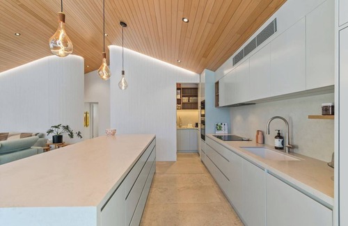 Thirroul Villa | Thirroul Poolside Escape A Luxe Coastal Paradise