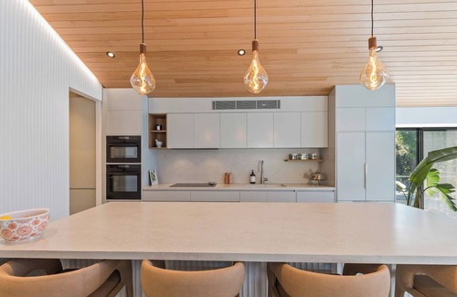Thirroul Villa | Thirroul Poolside Escape A Luxe Coastal Paradise