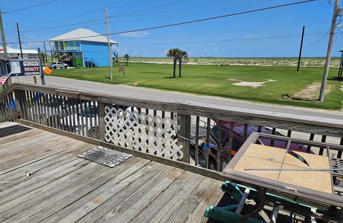 Grand Isle Casa | Thirsty Prairie Bungalow 2269 Hwy 1 Grand Isle, La. 70358