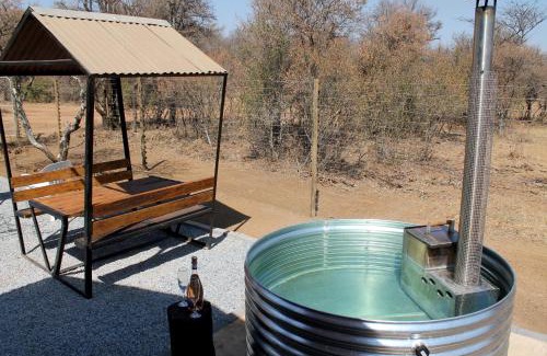 Hammanskraal Casa | Thirty-Three Dinokeng Big 5