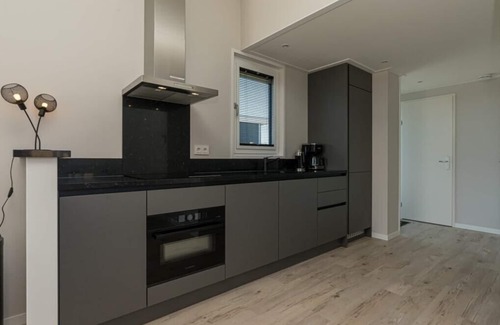 Burgh-Haamstede Casa | This 4-person chalet is ready to welcome you on the edge of the park. The chalet has a modern living