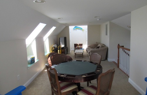 North End Casa | This 5 bedroom, 3 1/2 bath luxury house sleeps 10 and is located in a beach block