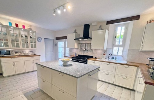 Tremolat Casa | This 8-person gîte is located in Trémolat, a small village ideally situated at the gateway to...