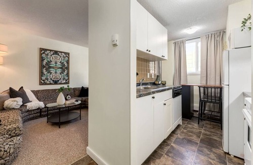 Crescent Heights Apartamento | This apartment is a 1 bedroom(s), 1 bathrooms, located in Calgary, AB.