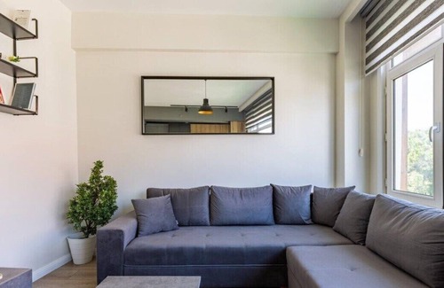 Moda Apartamento | Bright Gorgeous Modern 2BD/1Bath Gem! #194