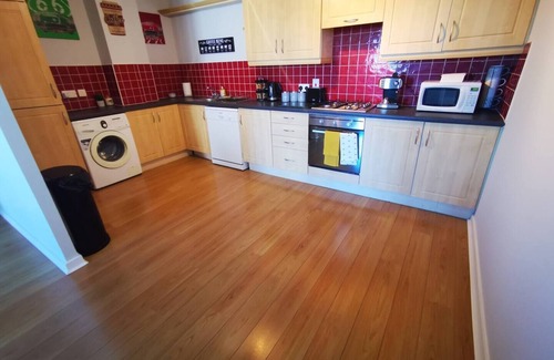 Cathedral Quarter Apartamento | This apartment is a 2 bedroom(s), 2 bathrooms, located in Belfast, Northern Ireland.