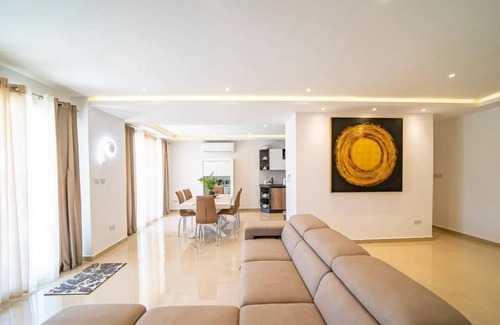 Ghajnsielem Apartamento | This apartment is a 3 bedroom(s), 4 bathrooms, located in Xaghra, Gozo.