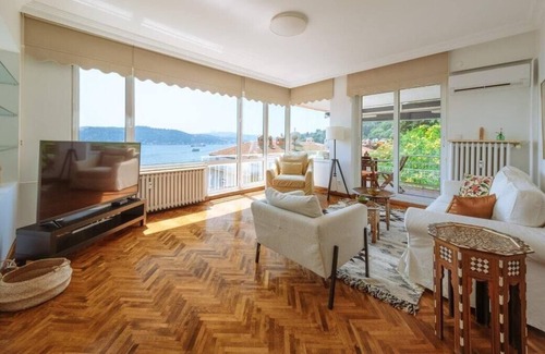 Bebek Apartamento | This apartment is a 3 bedroom(s), 1.5 bathrooms, located in Beşiktaş, İstanbul.