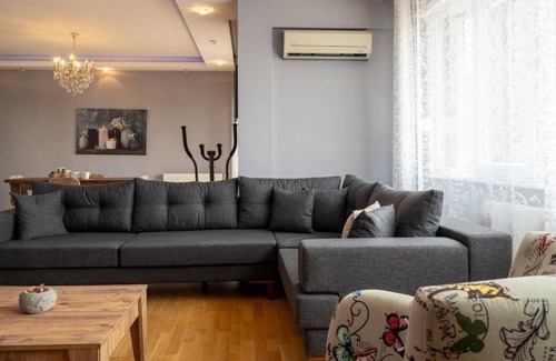 Gayrettepe Apartamento | This apartment is a 3 bedroom(s), 2 bathrooms, located in Beşiktaş, İstanbul.