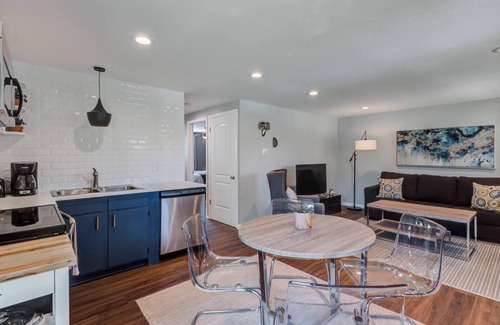 Rosedale Apartamento | This apartment is a 2 bedroom(s), 1 bathrooms, located in Kansas City, KS.
