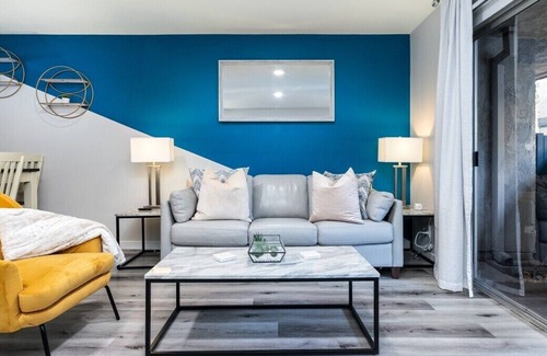Thousand Oaks Apartamento | This apartment is a 2 bedroom(s), 1 bathrooms, located in Thousand Oaks, CA.