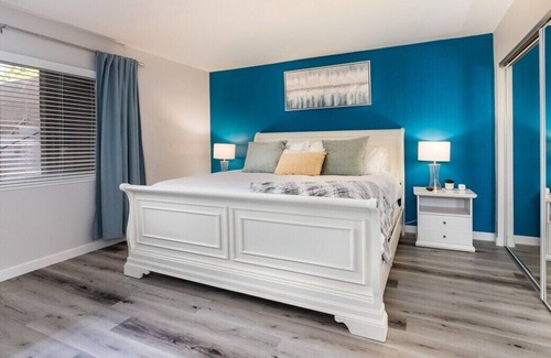 Thousand Oaks Apartamento | This apartment is a 2 bedroom(s), 1 bathrooms, located in Thousand Oaks, CA.